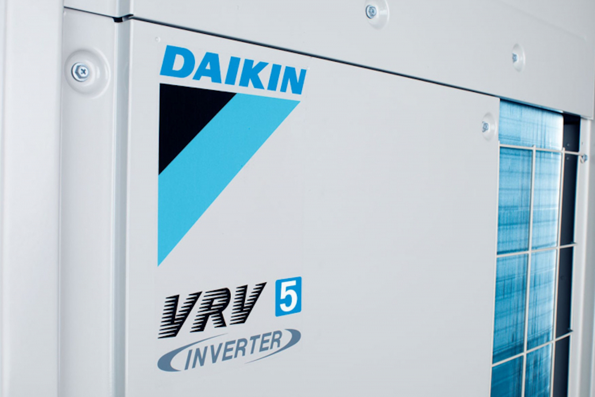 Új, ötödik generációs hővisszanyerős VRV rendszerrel jelentkezett a Daikin