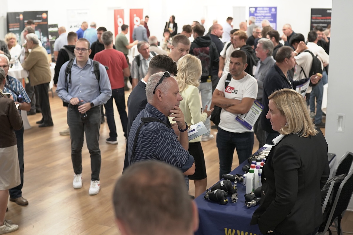 Költségoptimalizált működésű BOSCH bivalens levegő-víz hőszivattyú utólagos illesztése meglévő gázkazános fűtésre