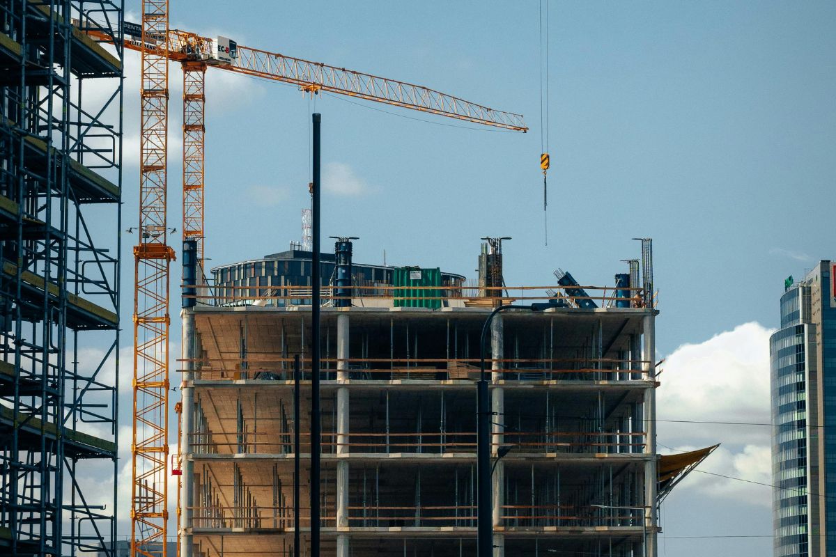 A szerződések számának növekedése jó jelnek tűnik az építőiparban, de…