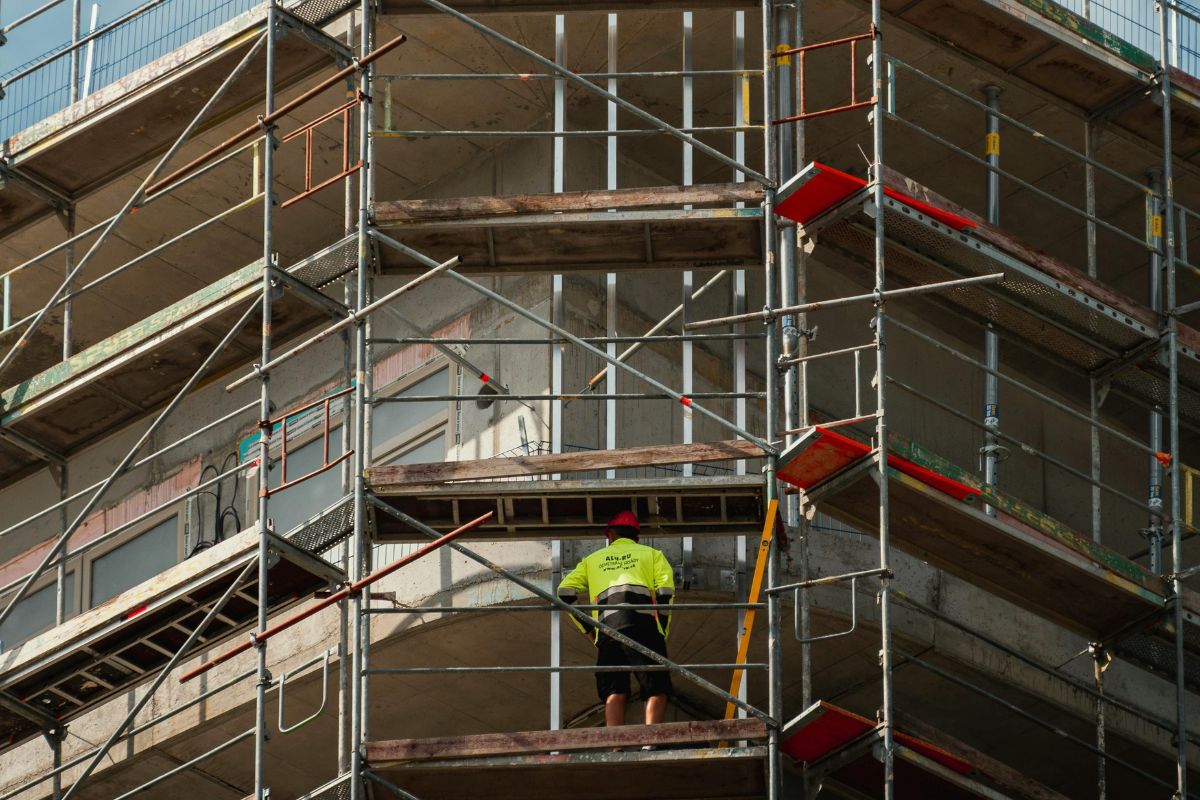 Építőipar: volna kivel és mivel, de nincs kinek