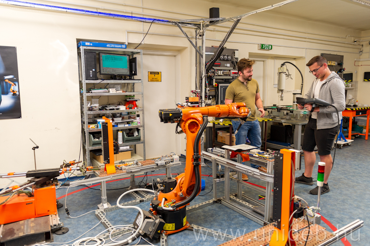 Épületgépészeti szakmai napra és kiállításra invitál a Debreceni Egyetem