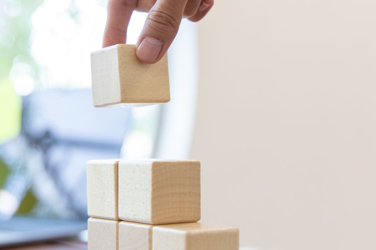 Építőipari rezsióradíj: két év után majd’ 16 százalékkal emelne az ÉVOSZ